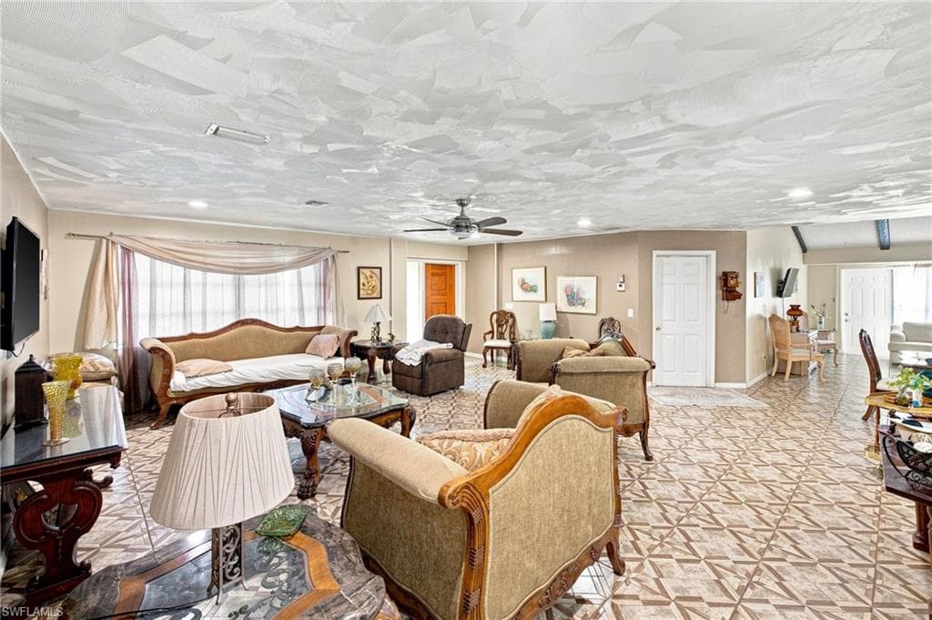1631 Country Club PKWY-8