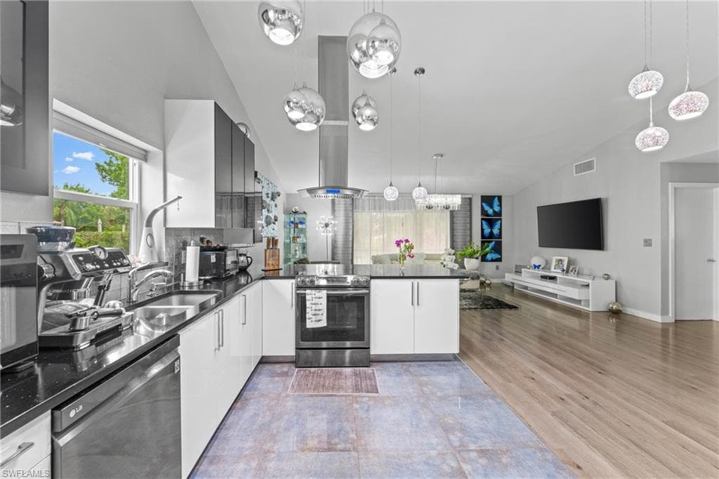 13119 Tall Pine CIR-5