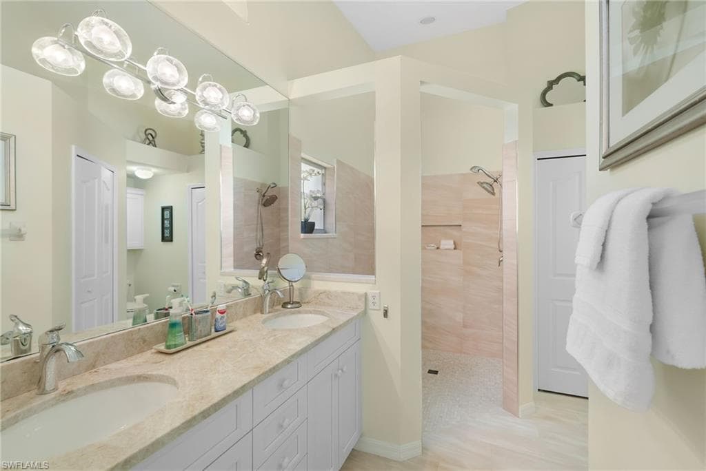 8009 San Vista CIR-23