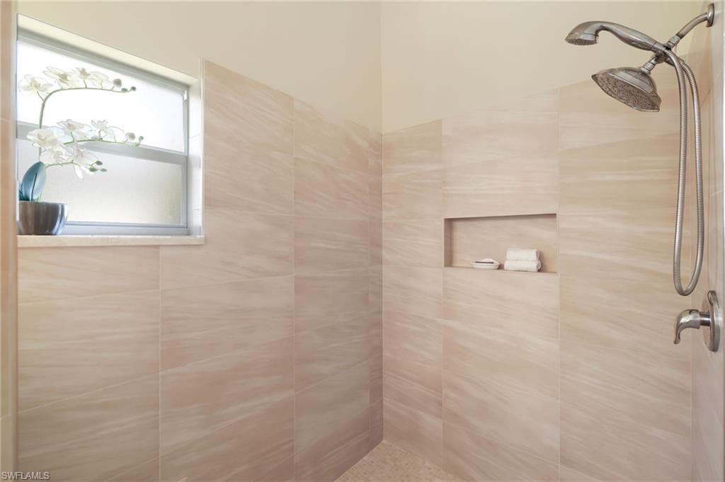 8009 San Vista CIR-22