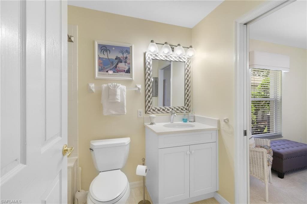 8009 San Vista CIR-18