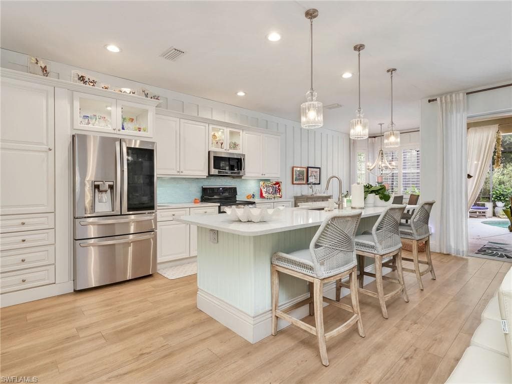 20504 Ardore LN-9