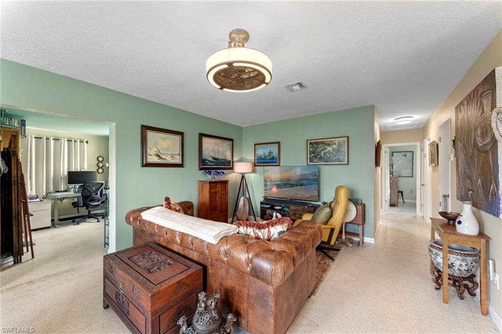 1212 Barnsdale ST-10