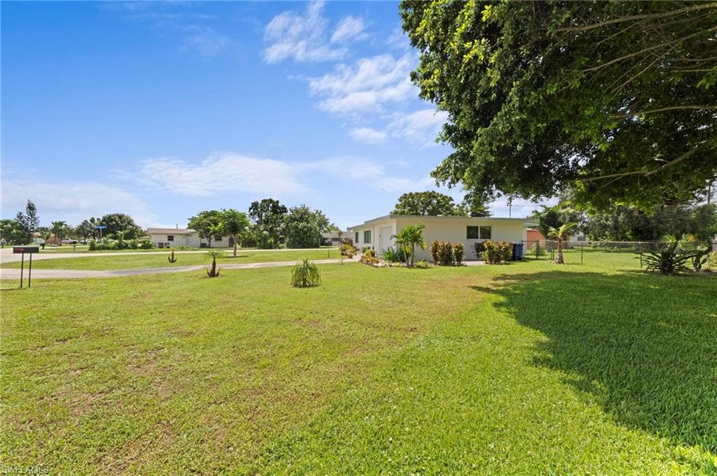 1212 Barnsdale ST-35