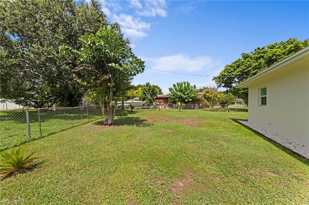 1212 Barnsdale ST-31