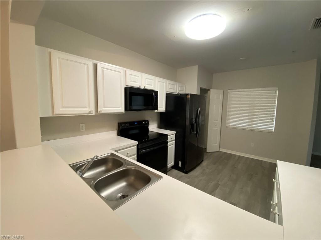 10010 Maddox LN 315-40
