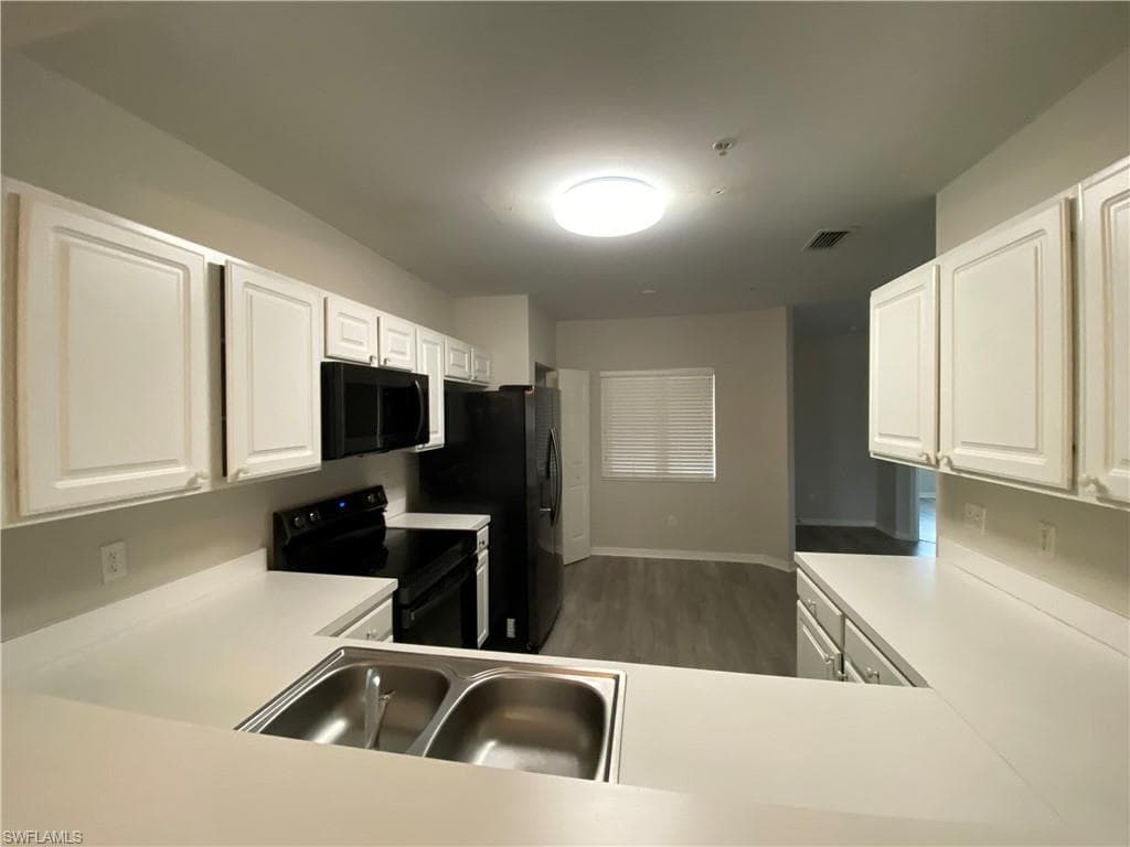 10010 Maddox LN 315-21