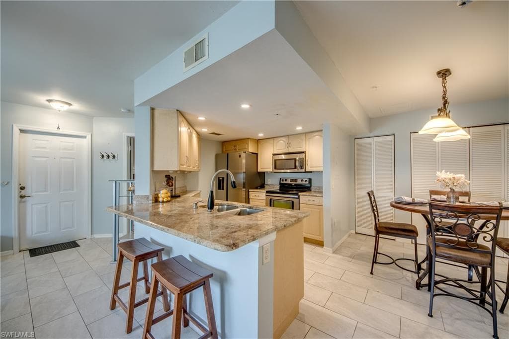 1761 Four Mile Cove PKWY 513-22