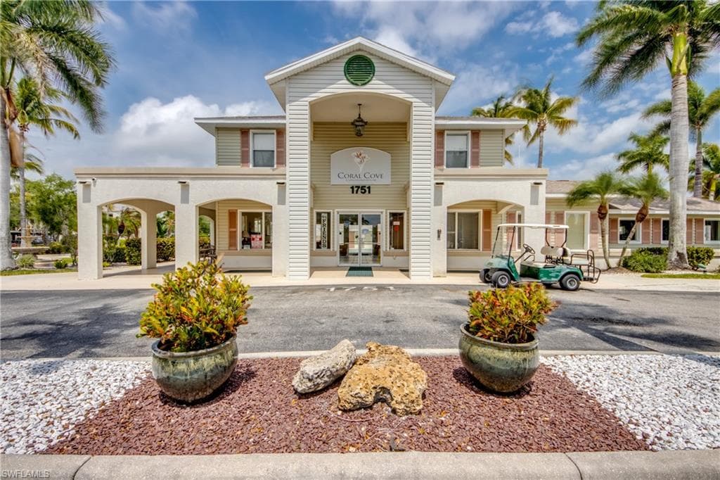 1761 Four Mile Cove PKWY 513-1