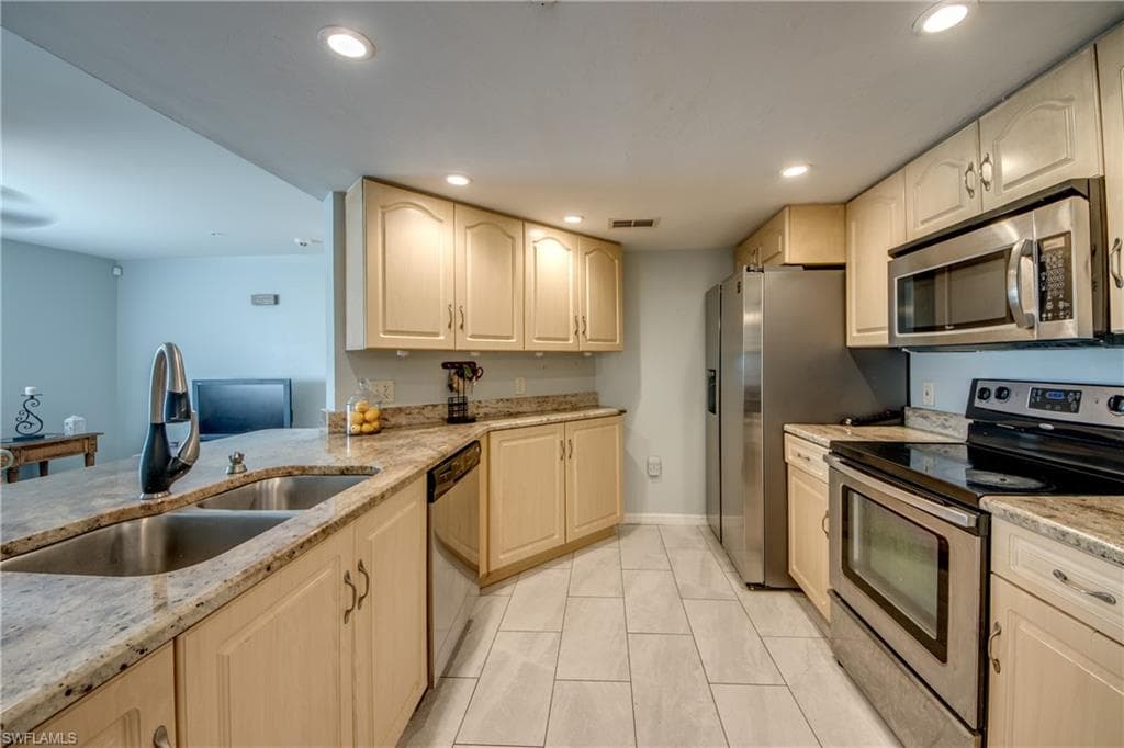 1761 Four Mile Cove PKWY 513-25