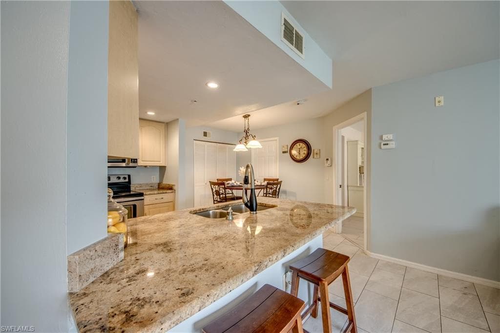 1761 Four Mile Cove PKWY 513-19