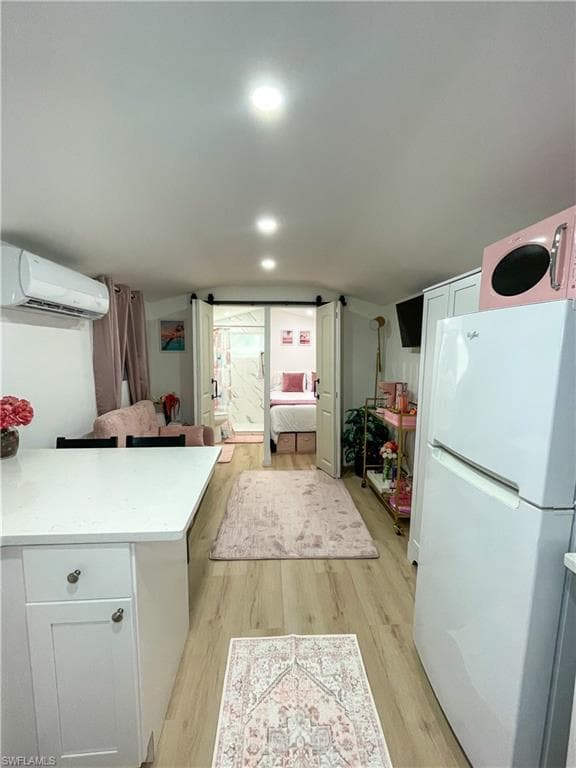 1612 Coronado RD-33