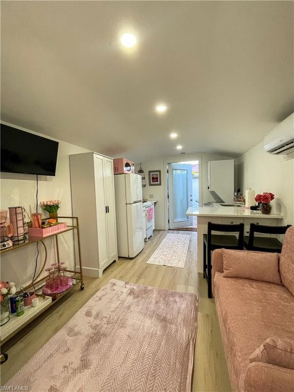 1612 Coronado RD-37