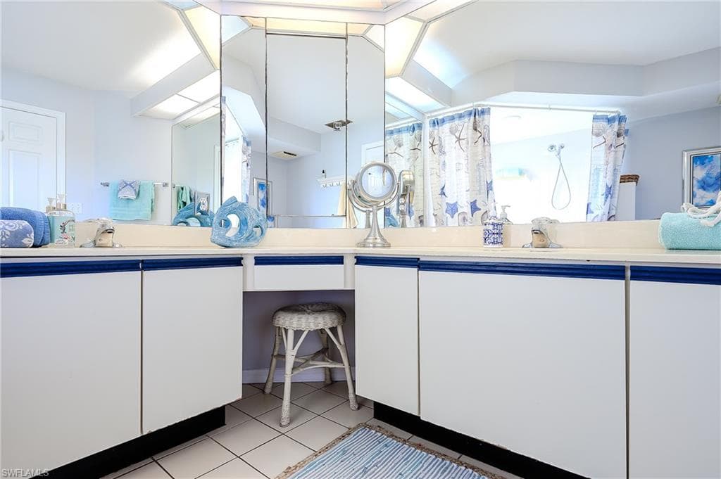 586 Beachwalk CIR O-305-17