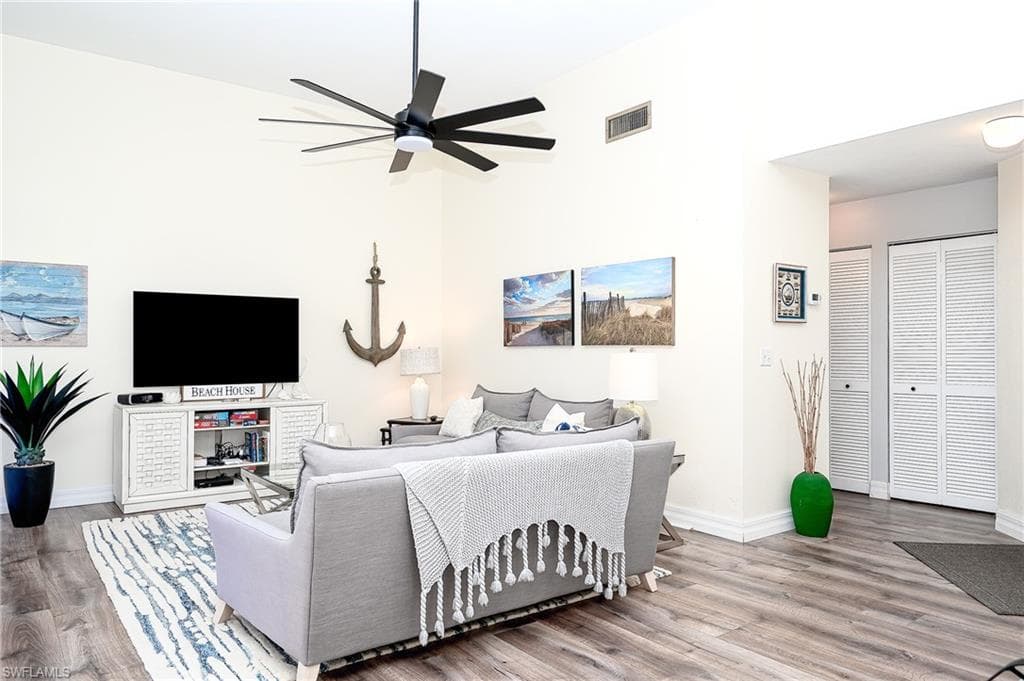 586 Beachwalk CIR O-305-5