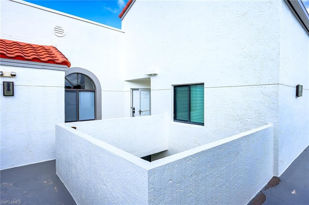 586 Beachwalk CIR O-305-9