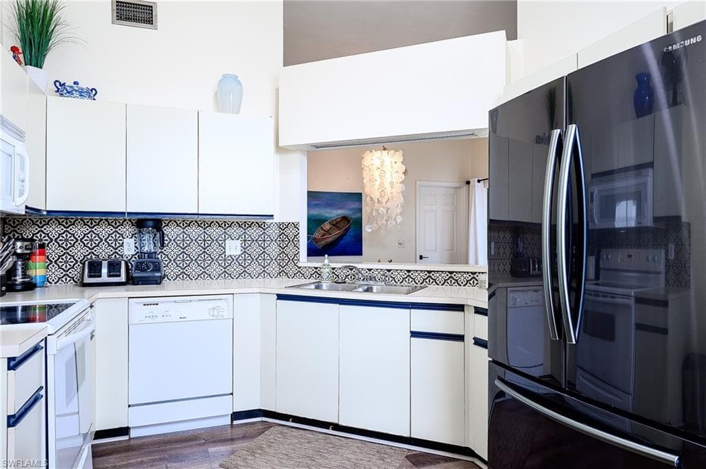 586 Beachwalk CIR O-305-10