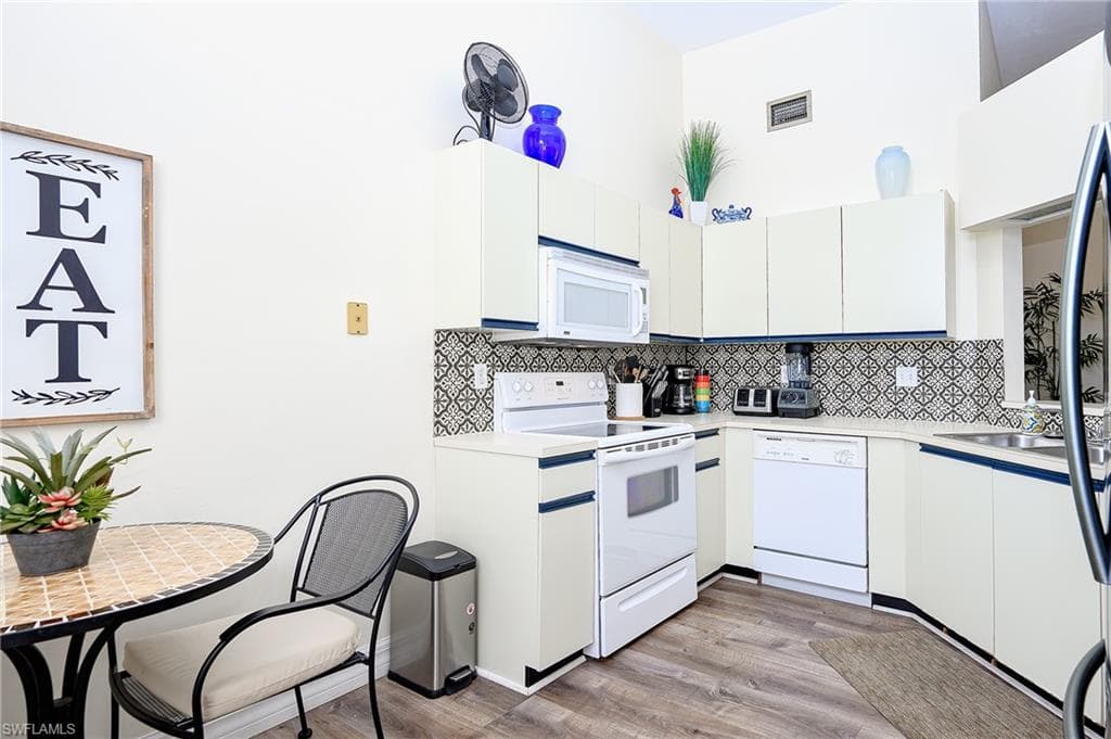 586 Beachwalk CIR O-305-11