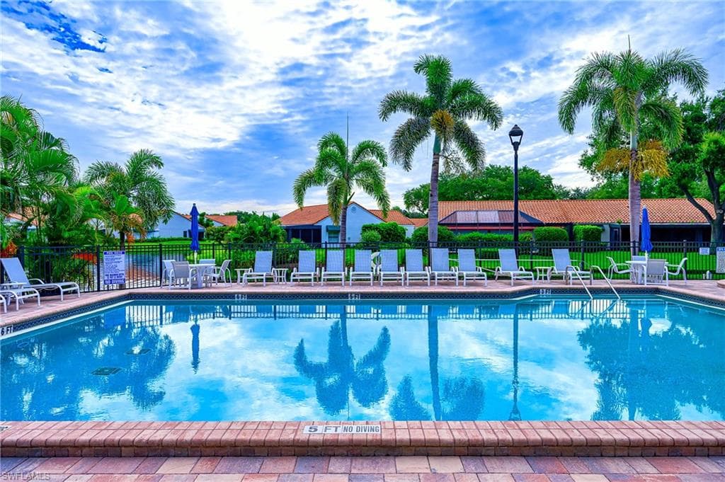 586 Beachwalk CIR O-305-31