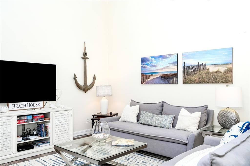 586 Beachwalk CIR O-305-4
