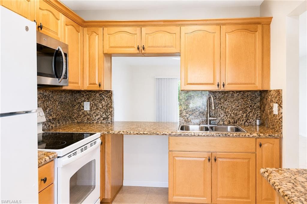 4619 SE 5th PL 6-8