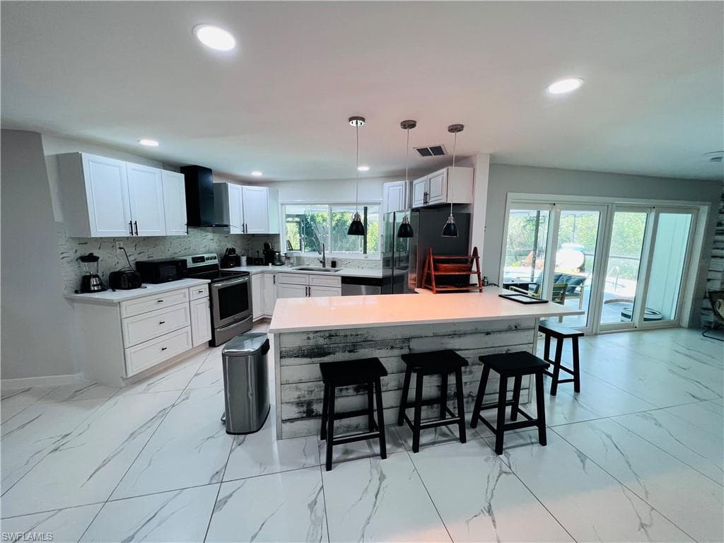 4439 Parrot AVE-13