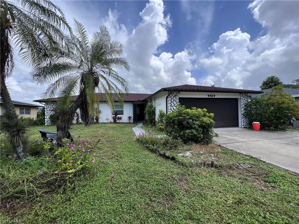 4439 Parrot AVE-20
