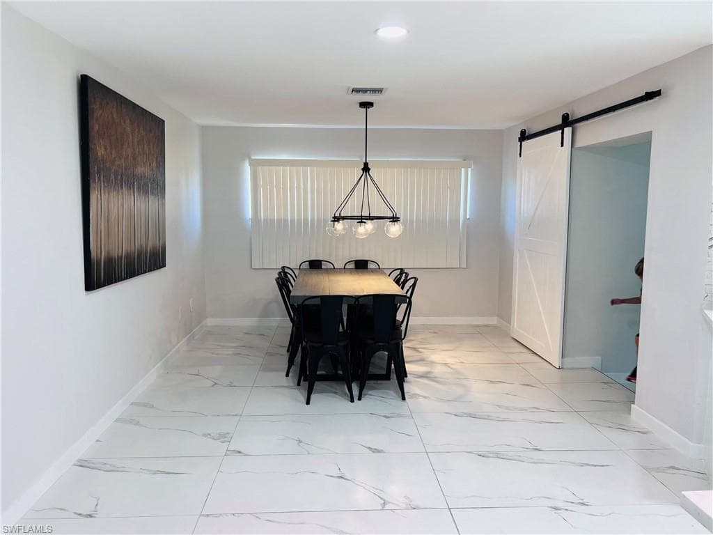 4439 Parrot AVE-15