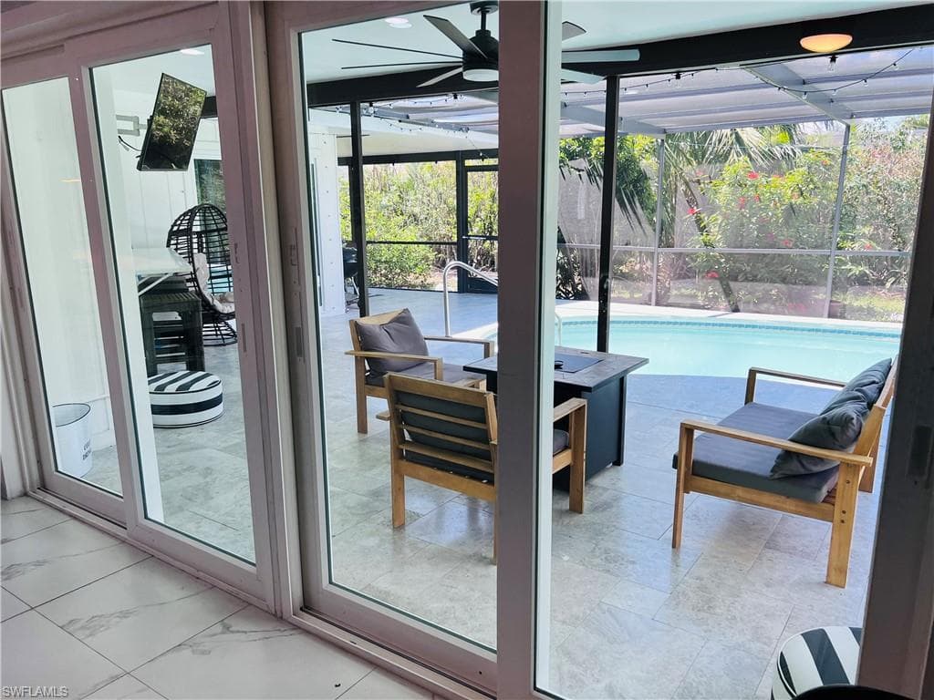 4439 Parrot AVE-19
