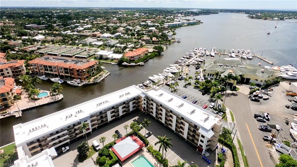 807 River Point DR 304D-2