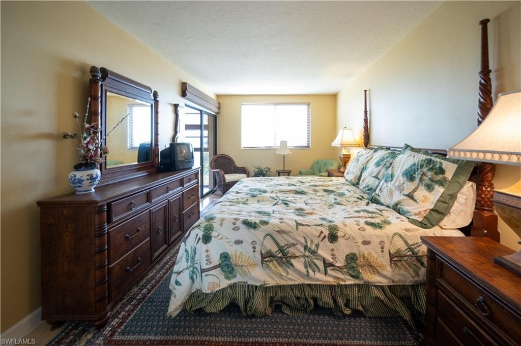 807 River Point DR 304D-10