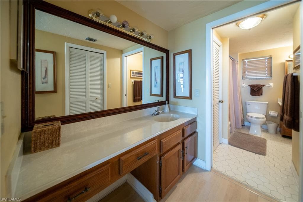 807 River Point DR 304D-11