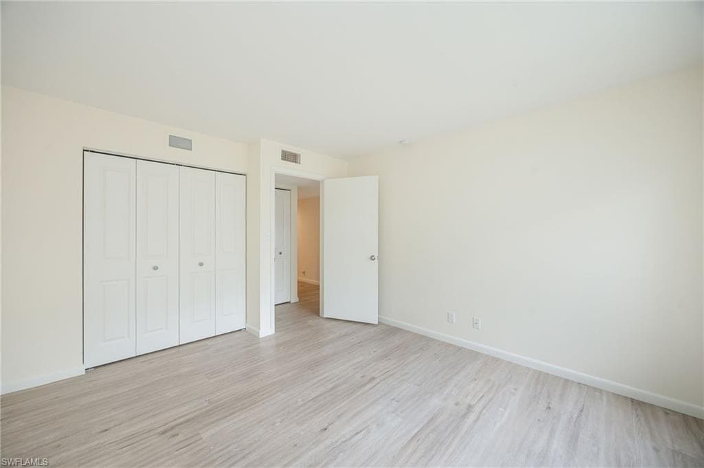 425 Wildwood LN-13