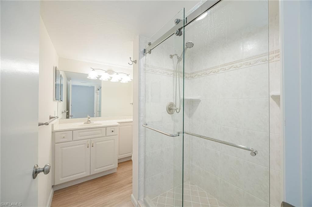 425 Wildwood LN-16