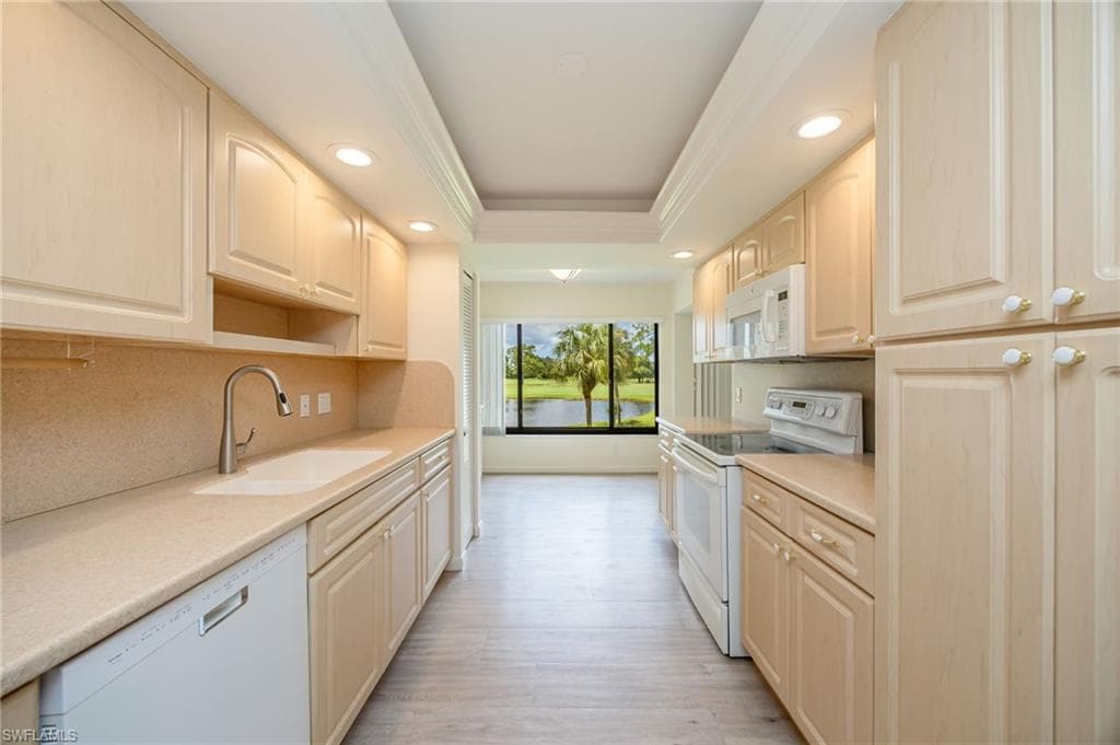 425 Wildwood LN-7