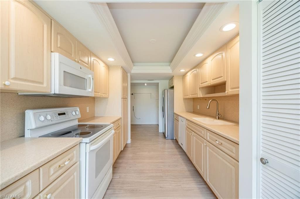 425 Wildwood LN-11