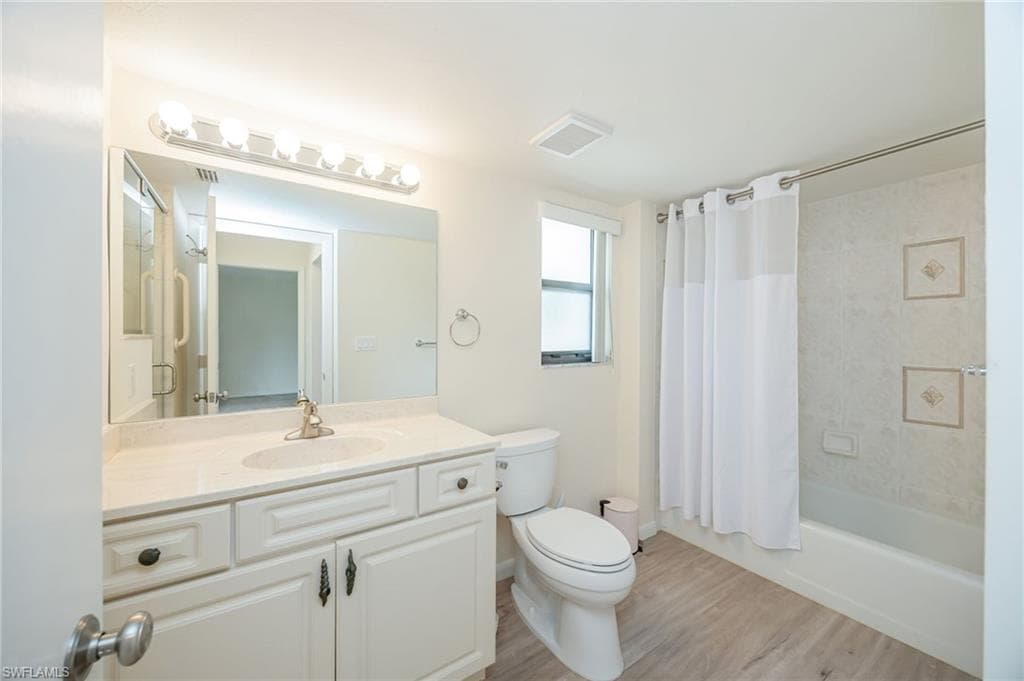 425 Wildwood LN-21
