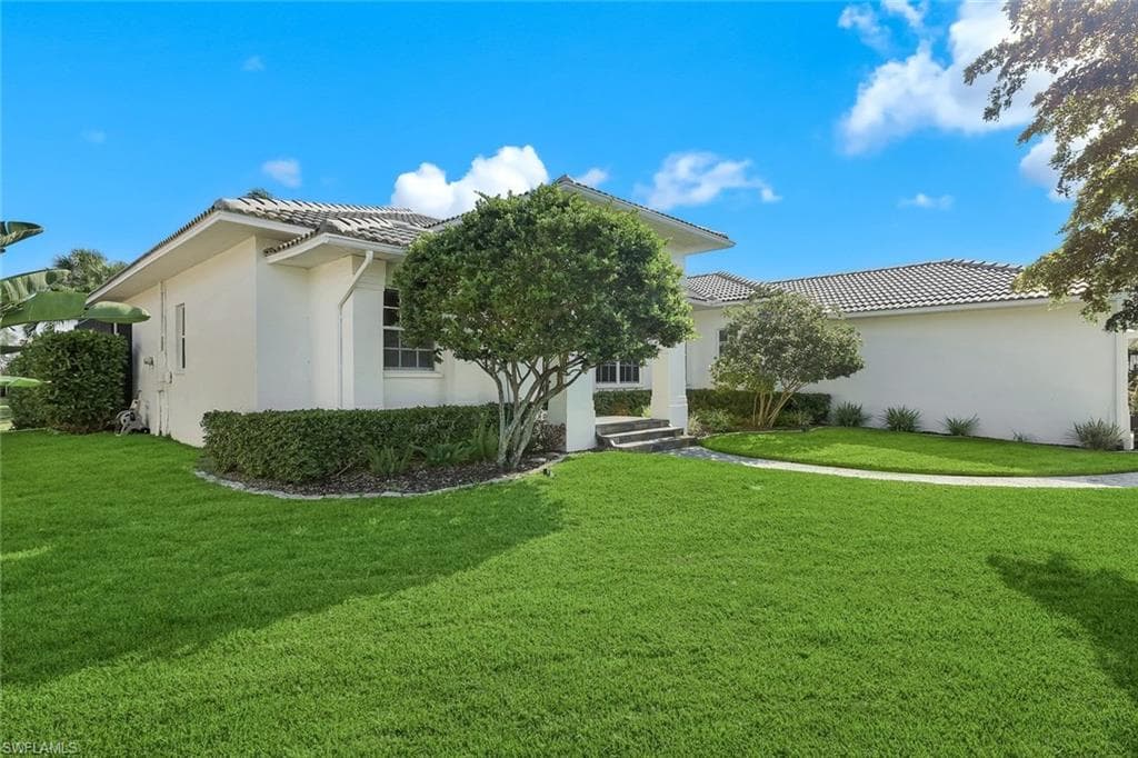 8748 Lake CIR-42