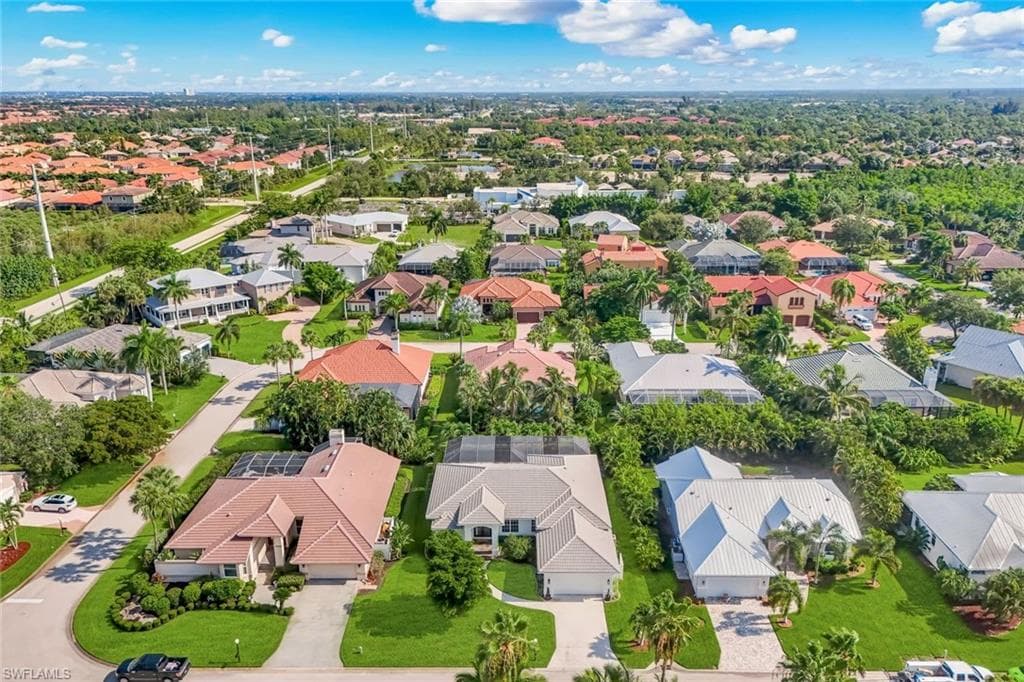 8748 Lake CIR-5