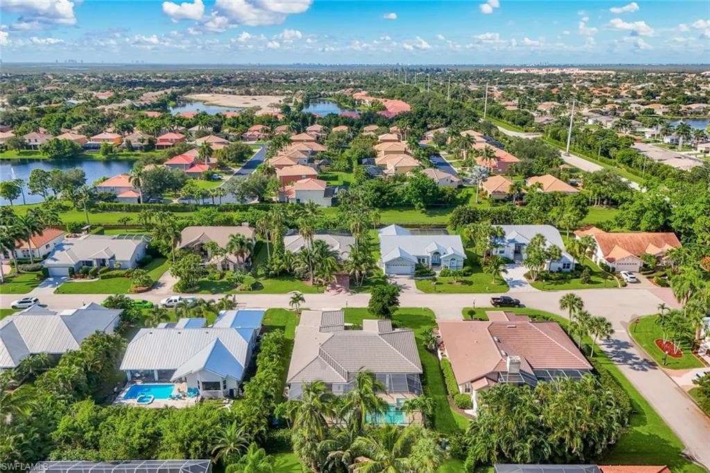 8748 Lake CIR-37