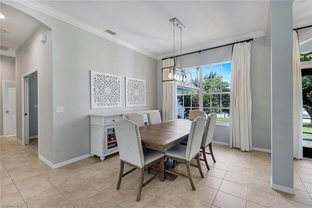 8748 Lake CIR-15