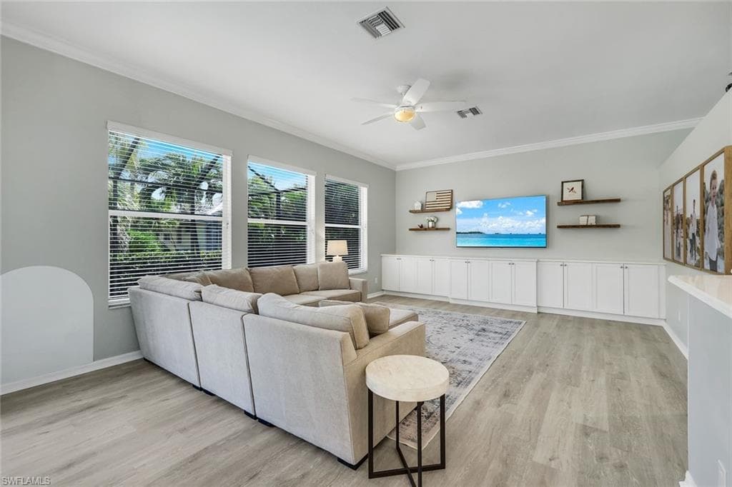 8748 Lake CIR-19