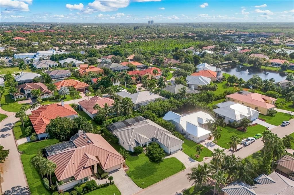 8748 Lake CIR-40