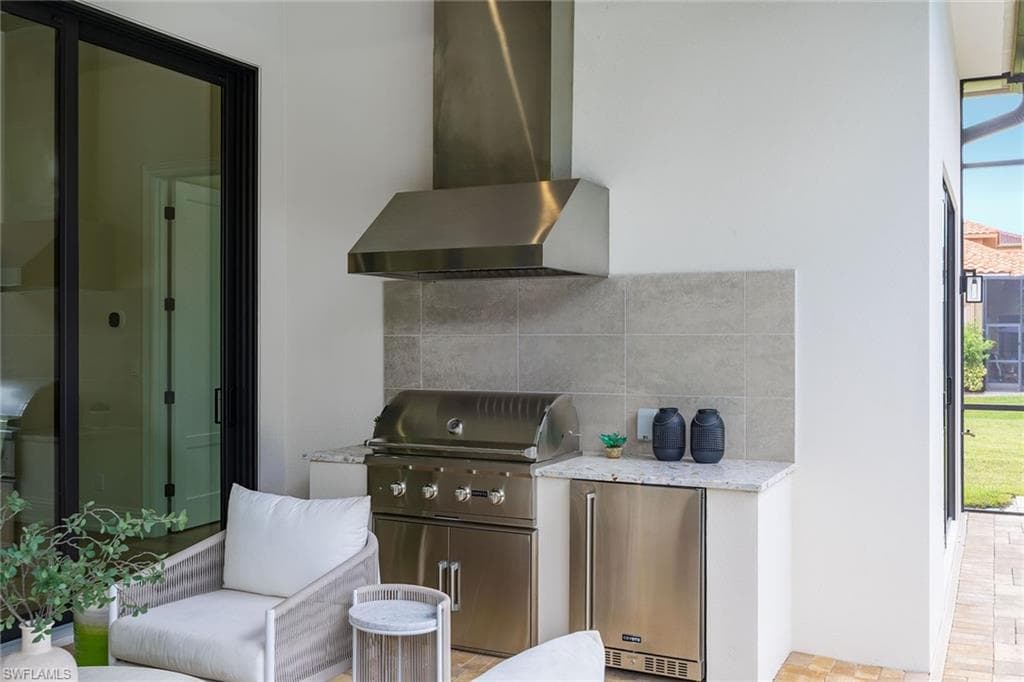 2935 Coco Lakes DR-41