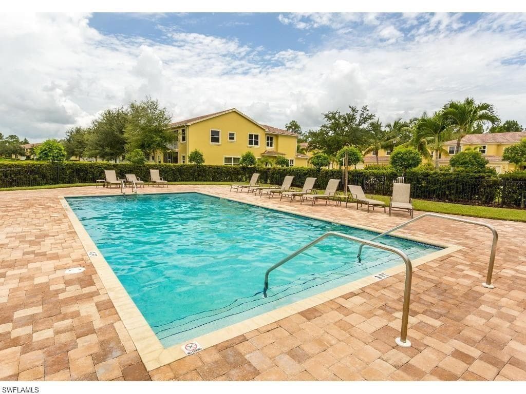 1400 Mariposa CIR 104-15