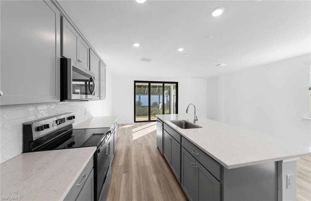 27818 Solis Grande DR-15