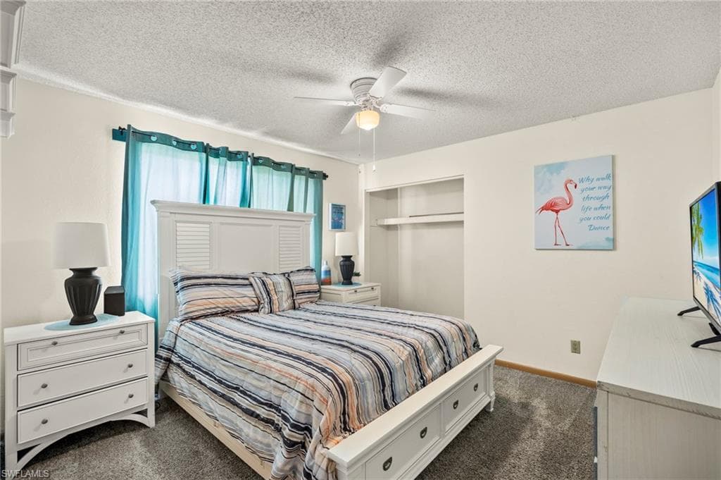 4380 Saint Clair AVE W-17