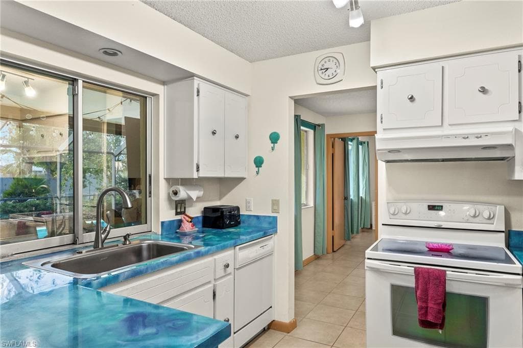 4380 Saint Clair AVE W-7