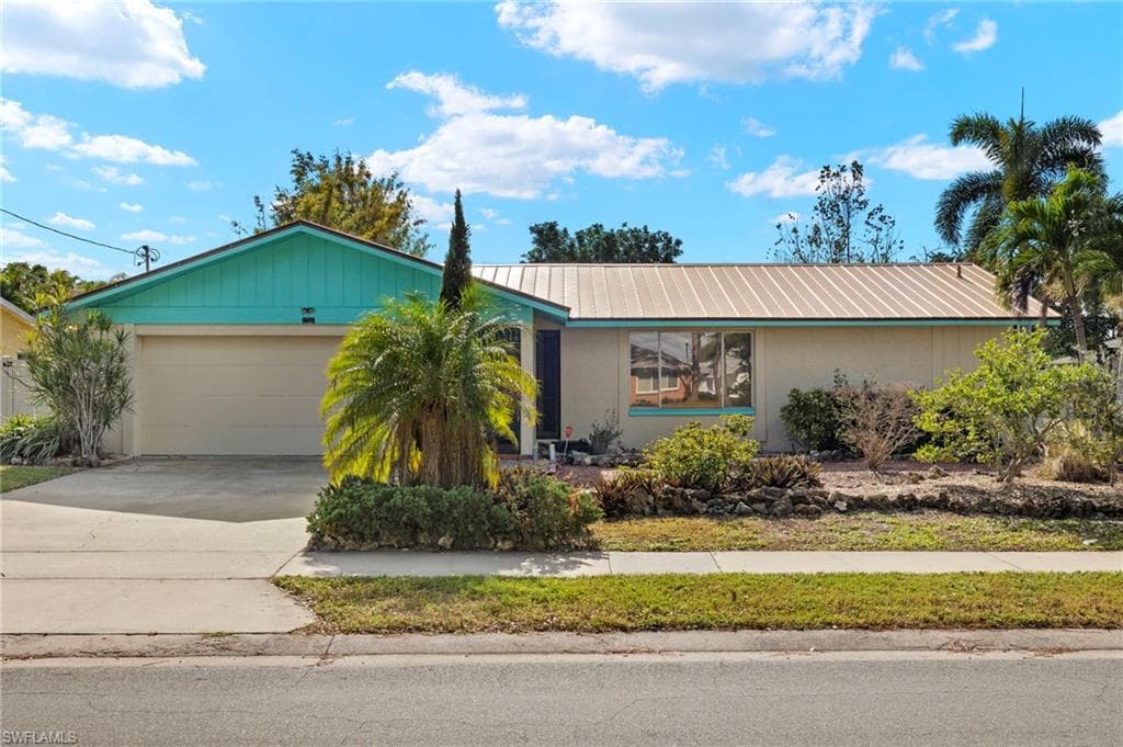 4380 Saint Clair AVE W-1