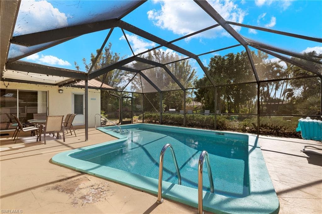 4380 Saint Clair AVE W-24